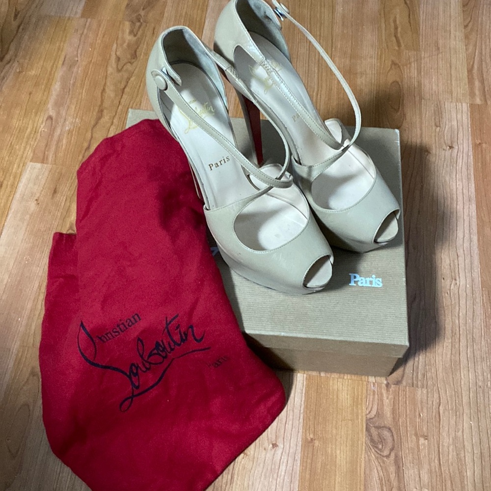 CHRISTIAN LOUBOUTIN